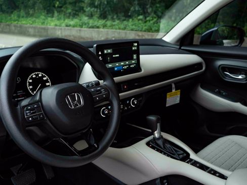 Certified 2026 Honda HR-V LX image 16