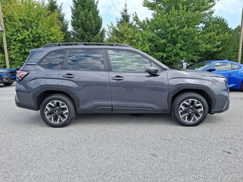 Certified 2025 Subaru Forester Premium w/ Convenience Package #1 AWD/4WD image 7