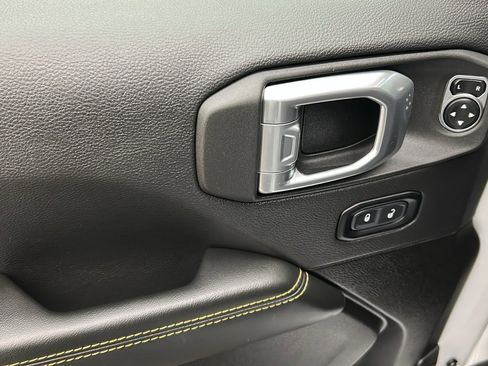 Used 2024 Jeep Wrangler Unlimited Sahara w/ Technology Group image 31