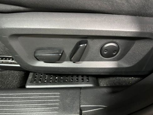 Used 2024 Nissan Rogue SV image 22