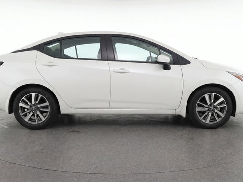 Used 2025 Nissan Versa SV FWD image 11