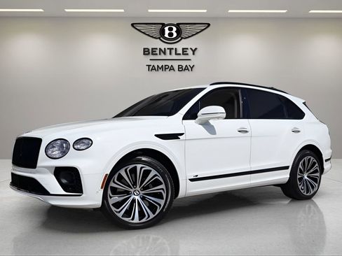 Used 2022 Bentley Bentayga image 1