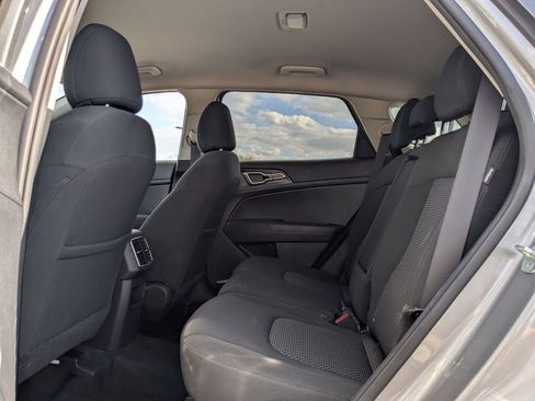 Used 2024 Kia Sportage LX image 16