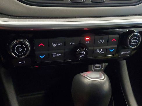 Used 2025 Jeep Compass Limited AWD/4WD image 19