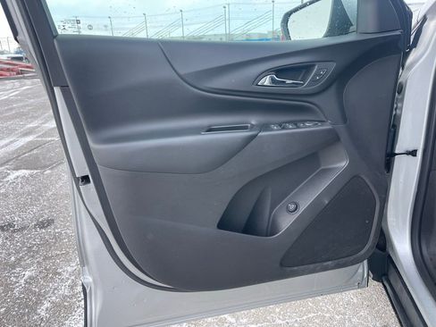 Used 2019 Chevrolet Equinox LT w/ Driver Convenience Package image 14