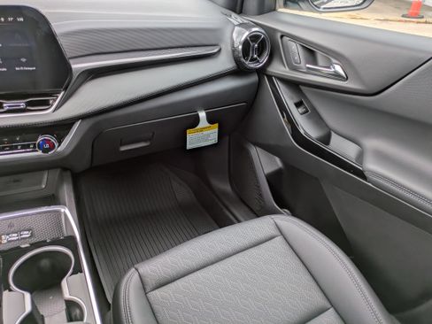 New 2026 Chevrolet Equinox LT w/ Convenience Package II image 10