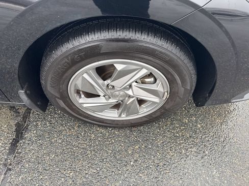 Certified 2026 Hyundai Elantra SE FWD image 10