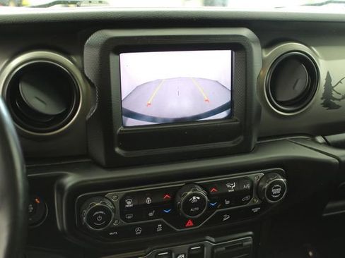 Used 2019 Jeep Wrangler Unlimited Sport S AWD/4WD image 5