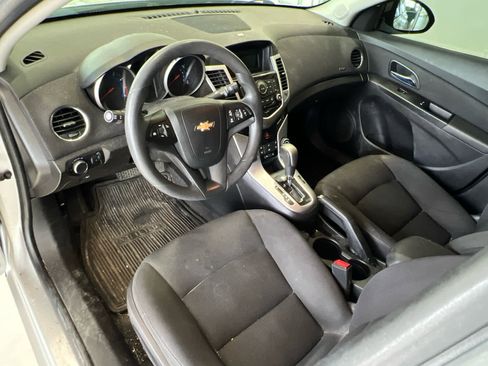 Used 2015 Chevrolet Cruze LT image 11