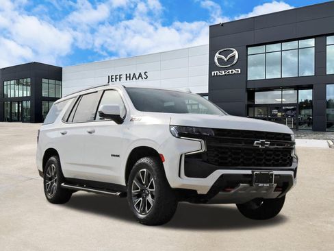 Used 2023 Chevrolet Tahoe Z71 w/ Luxury Package AWD/4WD image 4