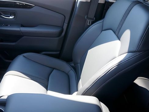 Used 2025 Honda Pilot EX-L image 23
