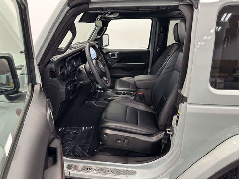 Used 2024 Jeep Wrangler Rubicon AWD/4WD image 14