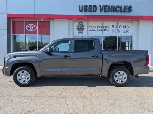 Used 2025 Toyota Tundra SR w/ SR Tow Package AWD/4WD image 4