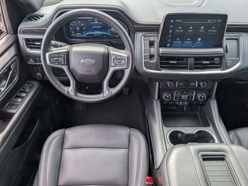 Used 2023 Chevrolet Tahoe Z71 w/ Luxury Package AWD/4WD image 8