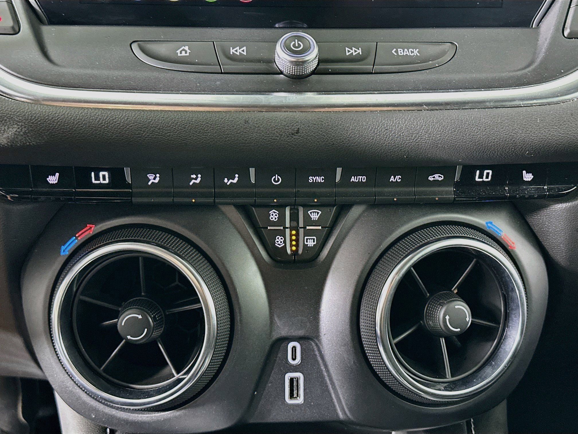 Used 2026 Chevrolet Blazer LT FWD image 24