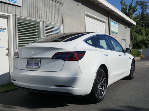 Used 2018 Tesla Model 3 Long Range RWD image 21