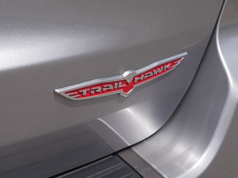 Used 2020 Jeep Grand Cherokee Trailhawk AWD/4WD image 24