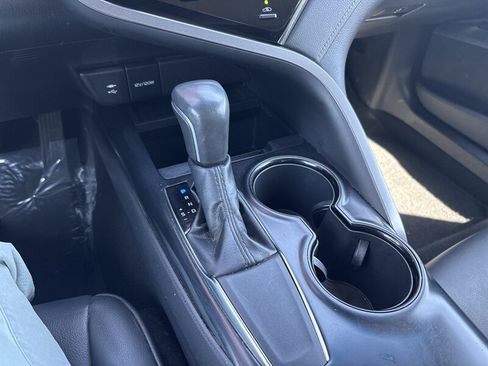 Used 2019 Toyota Camry SE w/ Convenience Package FWD image 43