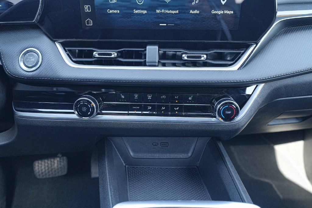 Used 2026 Chevrolet Equinox LT AWD/4WD image 34