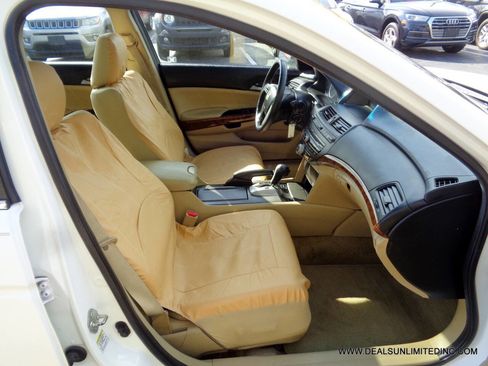 Used 2011 Honda Accord EX-L image 17