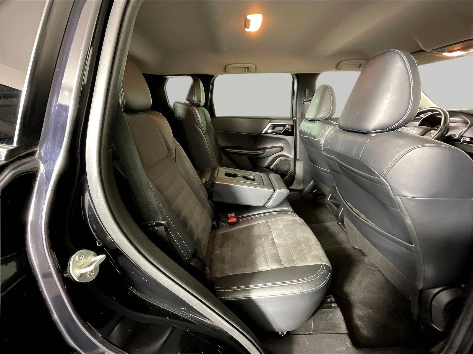 Used 2022 Mitsubishi Outlander SE AWD/4WD image 25
