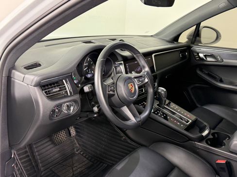 Used 2023 Porsche Macan GTS image 4