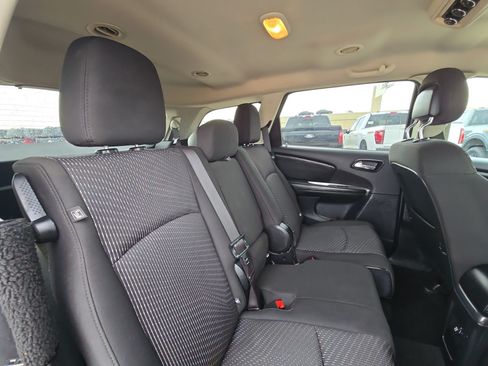 Used 2020 Dodge Journey SE w/ SE Popular Equipment Group FWD image 27