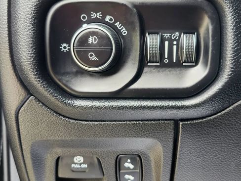 Used 2019 RAM 1500 Laramie AWD/4WD image 25