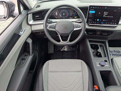 Used 2024 Volkswagen Atlas Cross Sport SEL R-Line AWD/4WD image 11