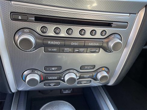 Used 2019 Nissan Pathfinder SL image 28