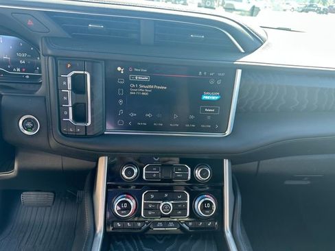 Used 2024 GMC Yukon XL Denali image 14