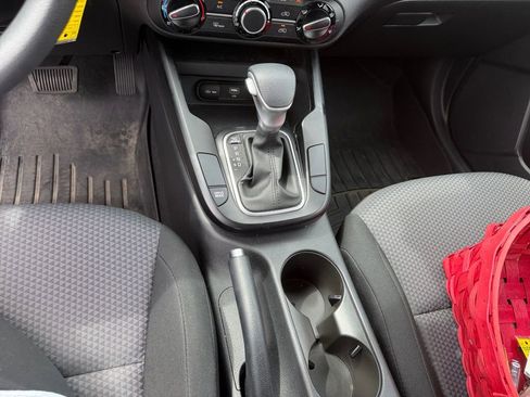 Certified 2023 Kia Soul LX w/ LX Technology Package FWD image 15
