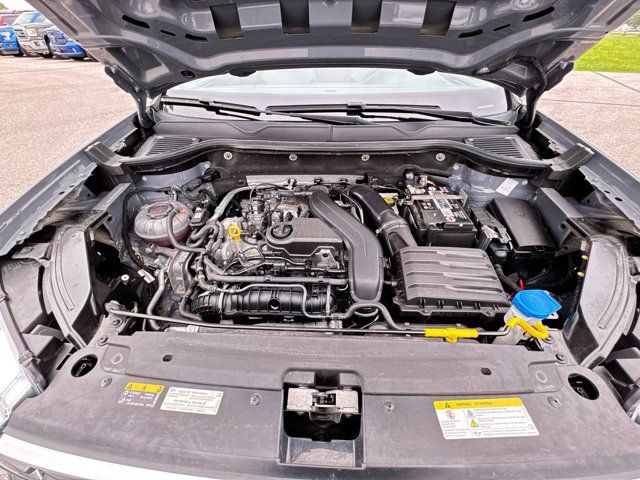 Used 2023 Volkswagen Taos SE w/ Panoramic Sunroof Package FWD image 30
