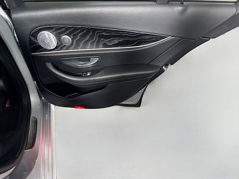 Used 2021 Mercedes-Benz E 350 Sedan image 28