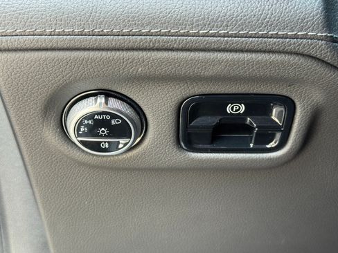 Used 2023 Mercedes-Benz EQE 500 4MATIC SUV image 17