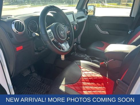 Used 2016 Jeep Wrangler Unlimited Rubicon image 8