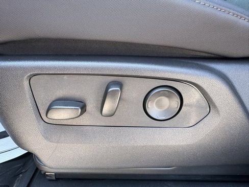 New 2025 GMC Hummer EV 2X w/ LPO, Illumination Package image 15