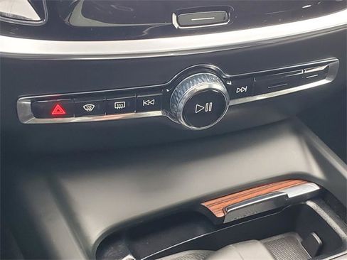 Certified 2025 Volvo V60 B5 Cross Country Plus image 24