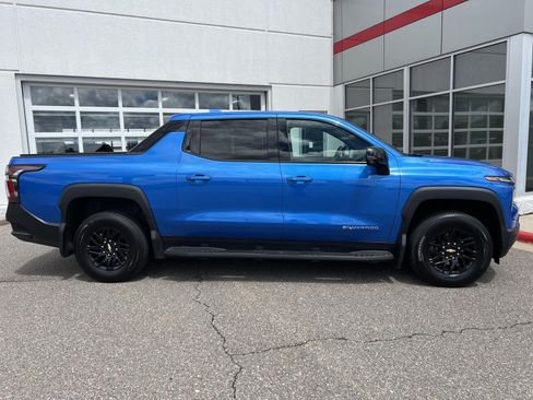 Used 2025 Chevrolet Silverado EV LT AWD/4WD image 30