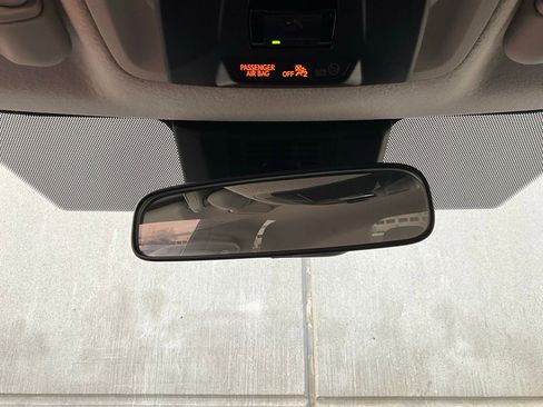 Used 2025 Toyota Corolla LE image 17