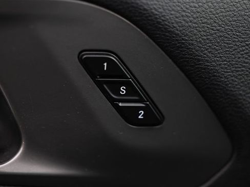 Used 2025 Chrysler Pacifica Select FWD image 16