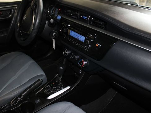 Used 2014 Toyota Corolla L FWD image 25