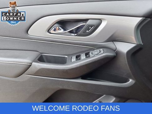 Used 2023 Chevrolet Traverse LT w/ Rear Camera Mirror Package AWD/4WD image 24