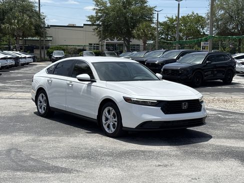 Certified 2025 Honda Accord LX image 2