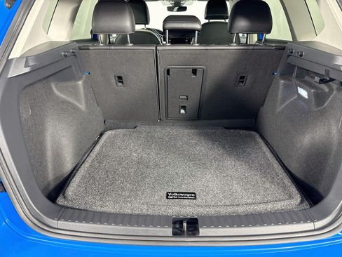 Used 2025 Volkswagen Taos SE w/ Panoramic Sunroof Package AWD/4WD image 40