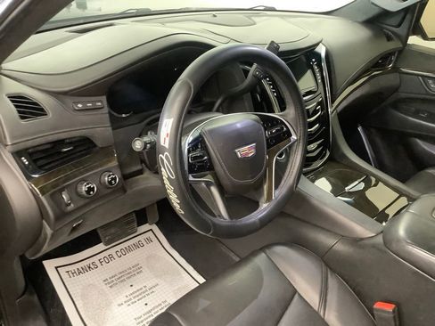 Used 2018 Cadillac Escalade Platinum image 15