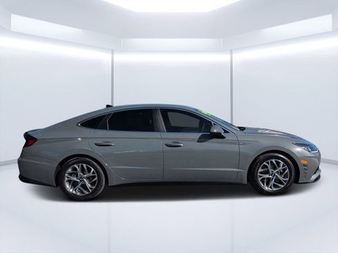 Used 2022 Hyundai Sonata SEL FWD image 2