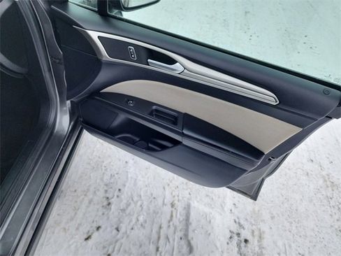 Used 2019 Ford Fusion S image 12