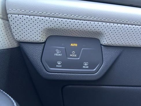 New 2026 Volkswagen Atlas Cross Sport SEL Premium R-Line AWD/4WD image 20