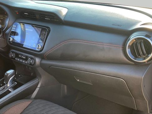 Used 2021 Nissan Kicks SR FWD image 15
